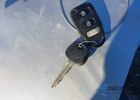 2015 Hyundai Elantra Se z USA, uszkodzony, nr VIN 5NPDH4AE9FH582719